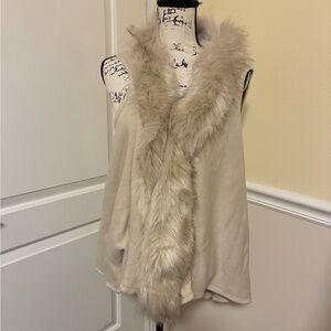 NWT surrell cream Faux Fur Vest top